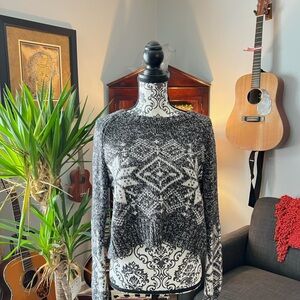 Black and White Patterned Women's Sweater